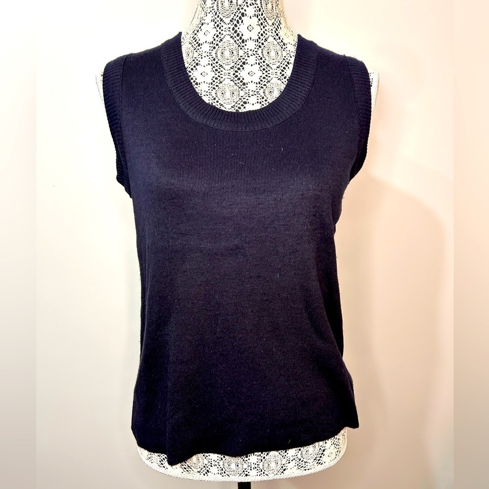 Vintage 1970s soft knit deep navy blue crew neck size medium classic style vest